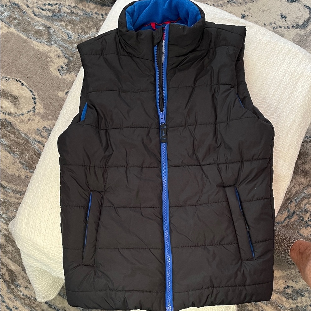 Amazon Essentials Black and Blue Kids Puffer Vest